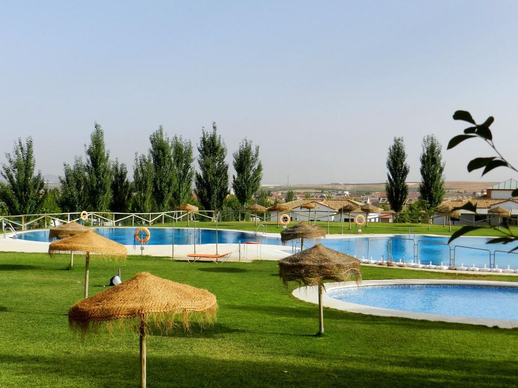 Humilladero Camping La Sierrecilla מראה חיצוני תמונה